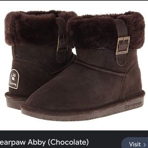 BearPaw Like New “Abby” Chocolate Colored Bootie